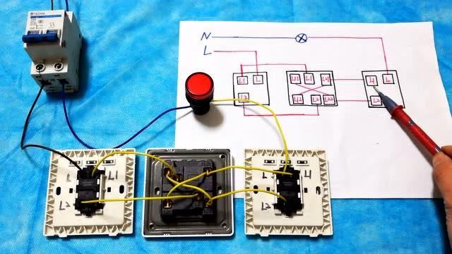三控一盏灯开关接线法